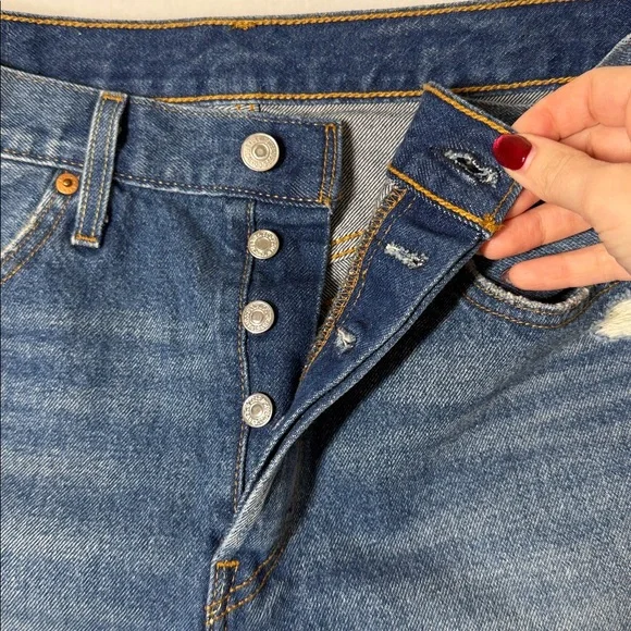 Levi's Dark Blue Women’s Midi Shorts Distressed size 29 - Picture 8 of 8